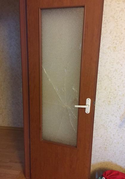 Замена стекол в дверях